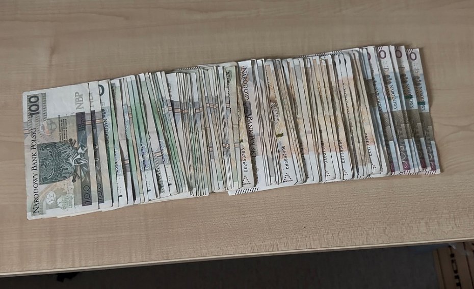 Zostawi� saszetk� na �awce. Po chwili znikn�o 60 tysi�cy z�otych