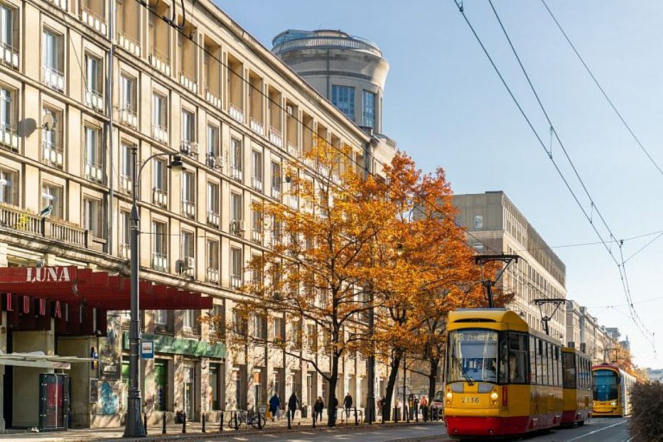 alt='Utrudnienia w centrum Warszawy. Filmowcy zamkn� cz�� Marsza�kowskiej'