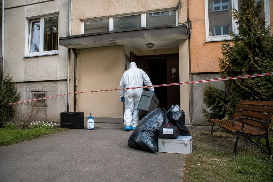 �mier� lokatora w bloku - jak szybko zarz�dca musi zleci� sprz�tanie po zgonie?