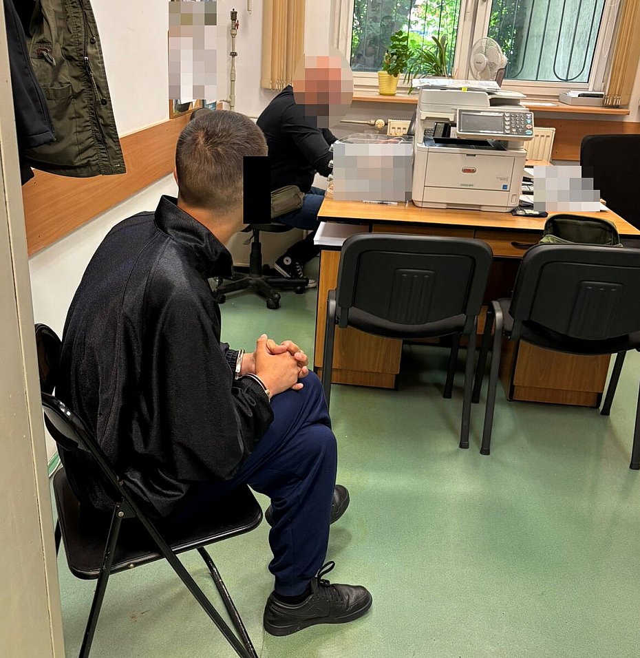 Wyp�acali pieni�dze cudzymi kartami? Policja zatrzyma�a dw�ch m�czyzn