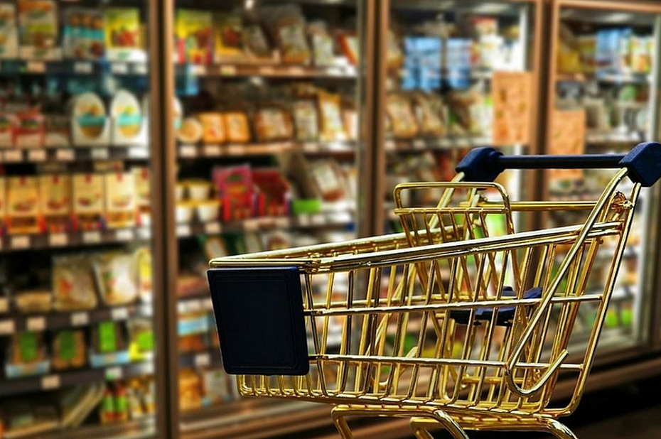 alt='Przez kilka miesi�cy okradali market. Ma��e�stwo senior�w z 19 zarzutami'