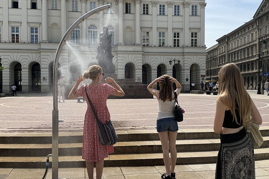alt='Upa�y w Warszawie. Gdzie znajdziesz zraszacze i darmow� kran�wk�?'