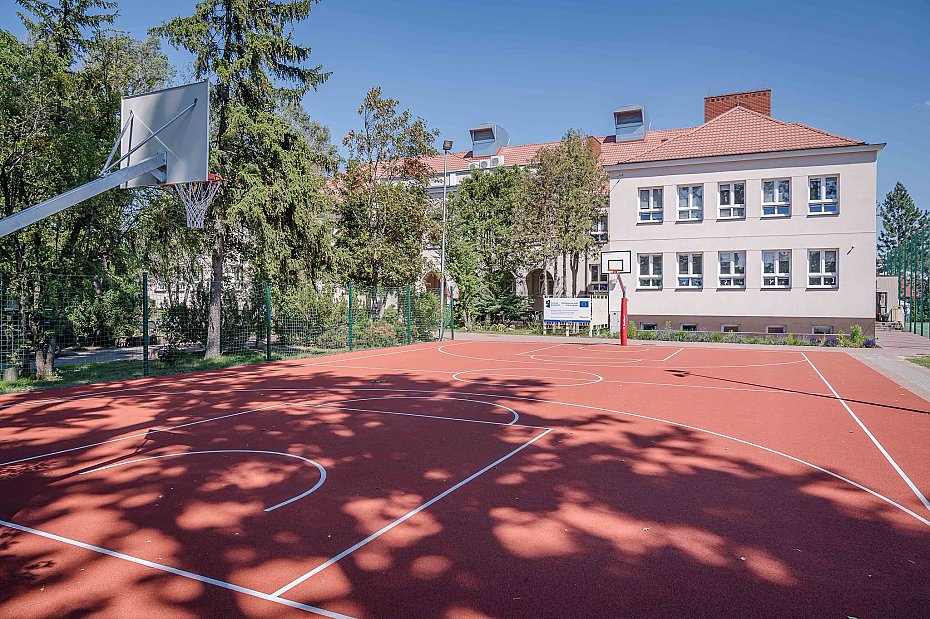 alt='Nowe boiska przy Arkuszowej i Estrady gotowe. To dopiero pocz�tek zmian'