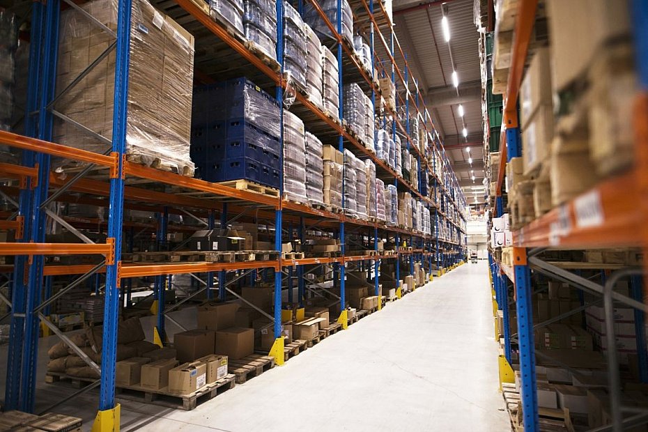 Niezawodna logistyka magazynowa: Dlaczego solidne rega�y metalowe to podstawa do optymalizacji �a�cucha dostaw?