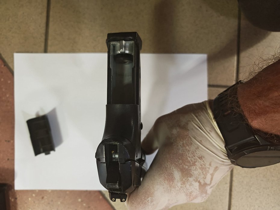 Ponad 7,5 kg narkotyk�w na dzia�ce. Ma��e�stwo trafi�o do aresztu