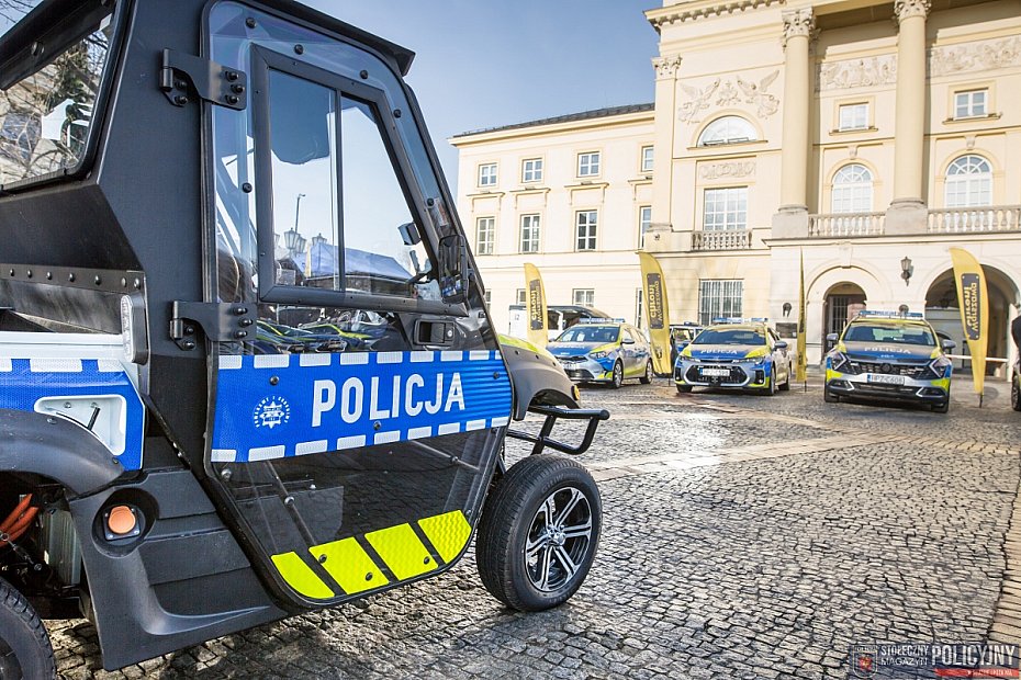 Policyjne meleksy pomagaj� dzielnicowym patrolowa� �r�dmie�cie