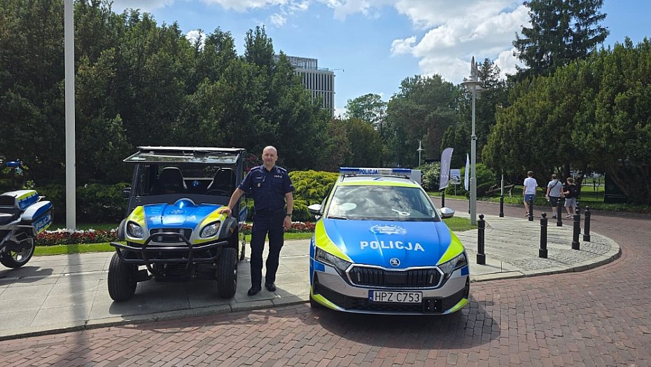Policyjne meleksy pomagaj� dzielnicowym patrolowa� �r�dmie�cie