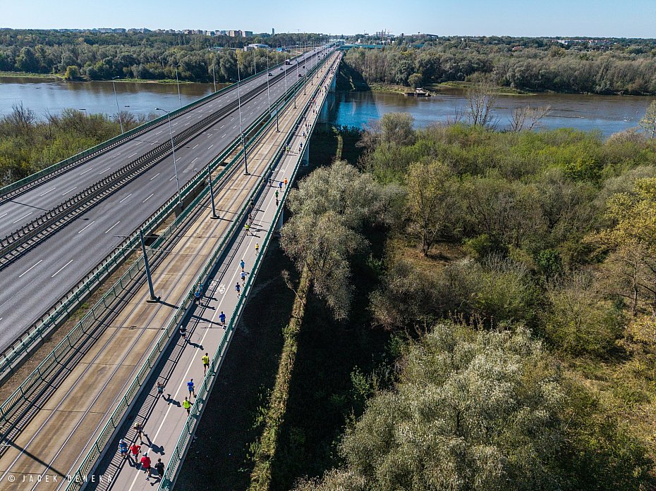 Bieg przez Most 2026. Po raz pierwszy pobiegn� jezdni� Mostu Marii Sk�odowskiej-Curie