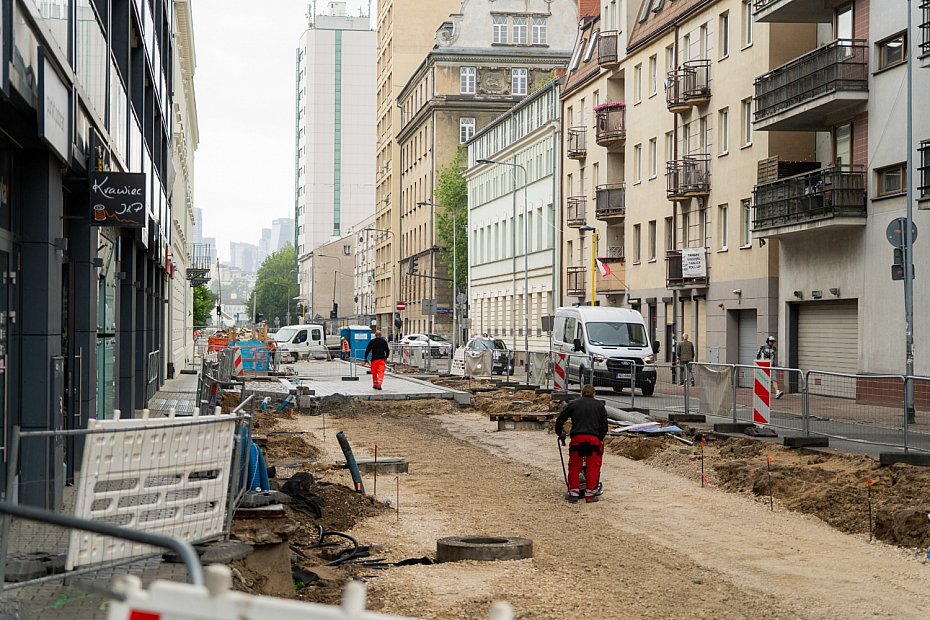 Przebudowa nabiera tempa. Coraz wi�cej wida� na ulicy