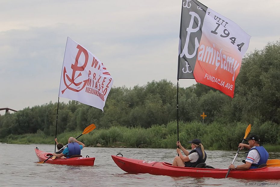 21. Powsta�cze Kajaki z nowo�ciami. Wis�� przez Miasto Nieujarzmione