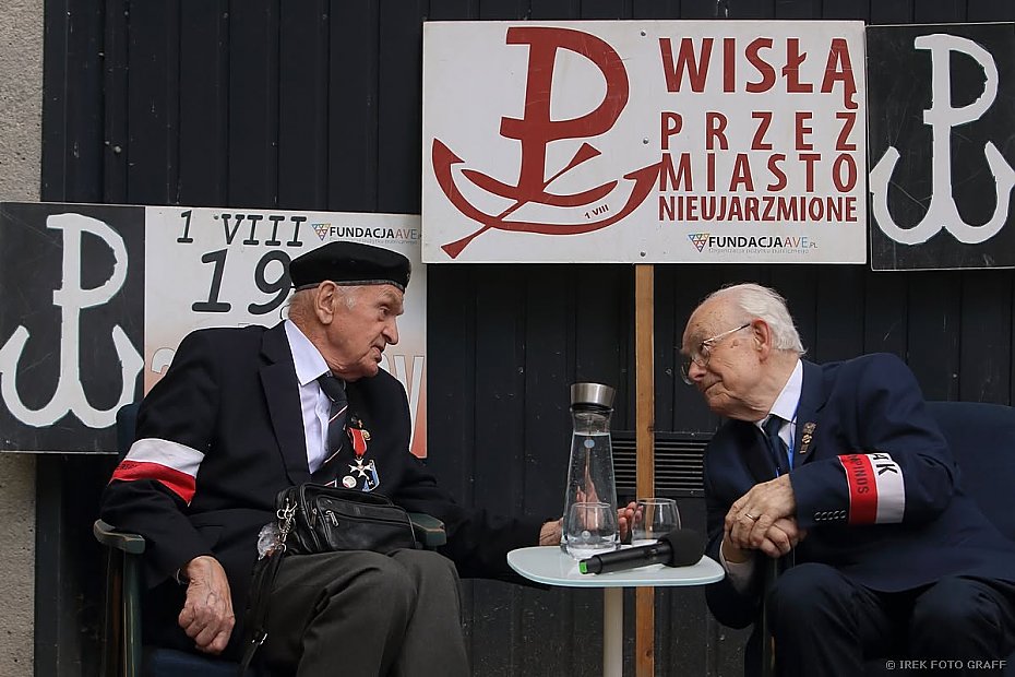 21. Powsta�cze Kajaki z nowo�ciami. Wis�� przez Miasto Nieujarzmione