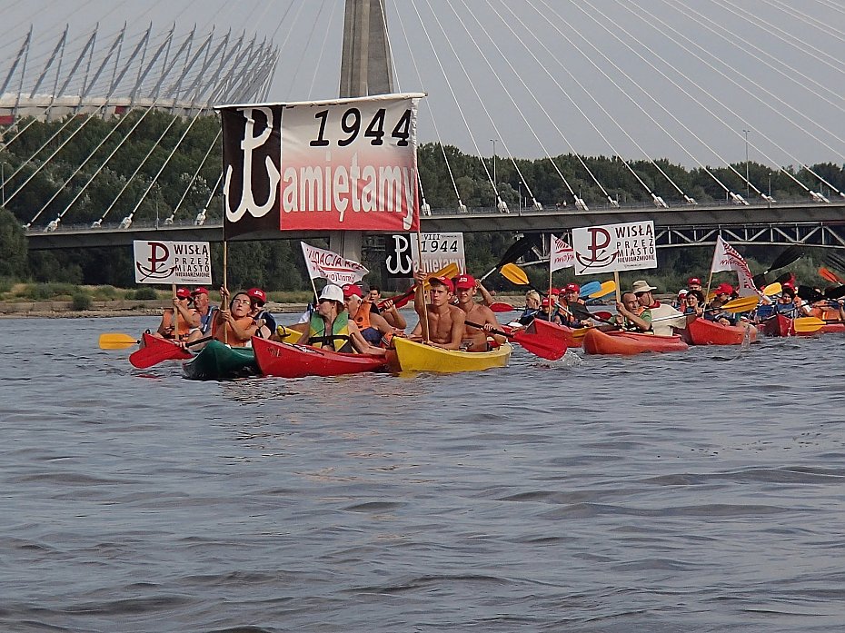 21. Powsta�cze Kajaki z nowo�ciami. Wis�� przez Miasto Nieujarzmione