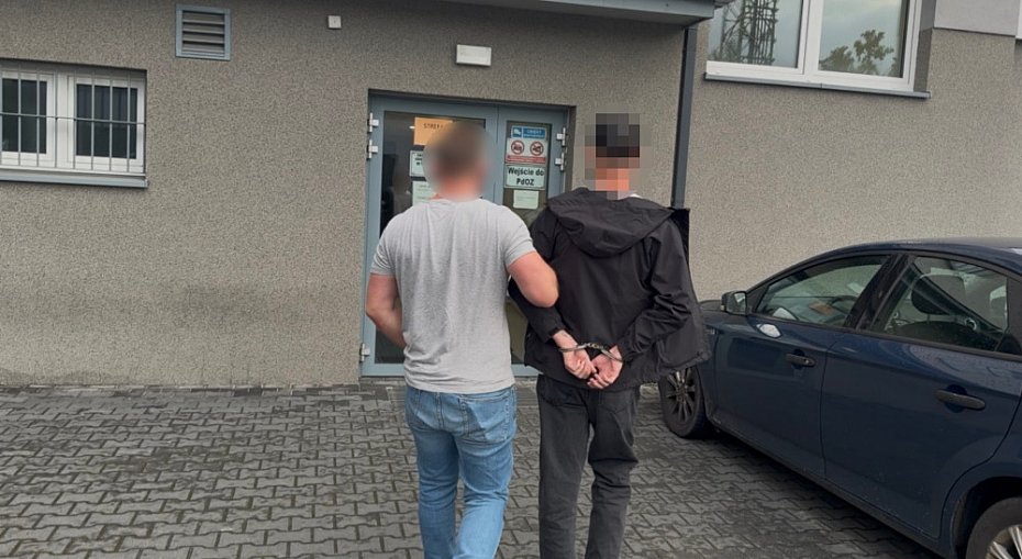 Policjanci zatrzymali kuriera oszust�w. Udaremnili wy�udzenie 320 tys. z�