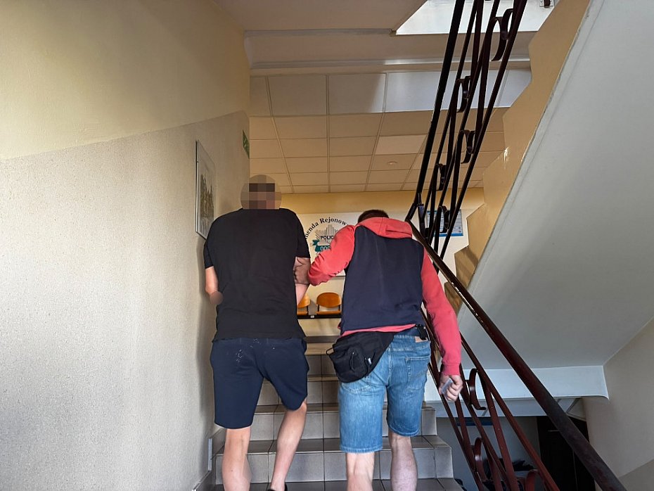 Akcja "Poszukiwany" w Warszawie. Policja zatrzyma�a 89 os�b