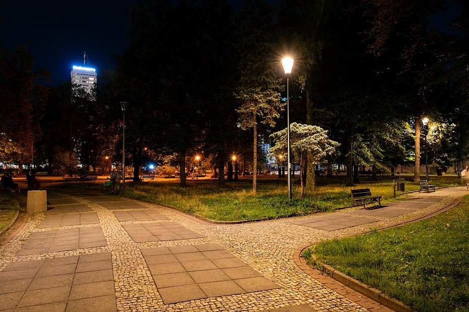 Park �wi�tokrzyski po modernizacji. Ja�niej, oszcz�dniej i z now� iluminacj� w planach