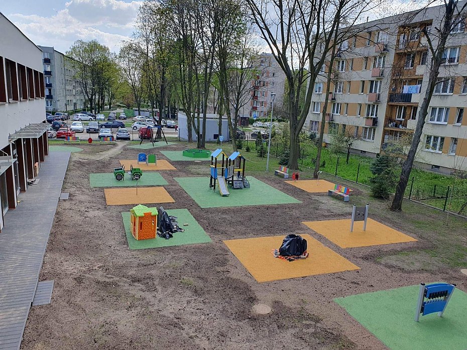Parking przy ��obku na Chodeckiej nie dla rodzic�w? Stra�nicy nie widz� problemu