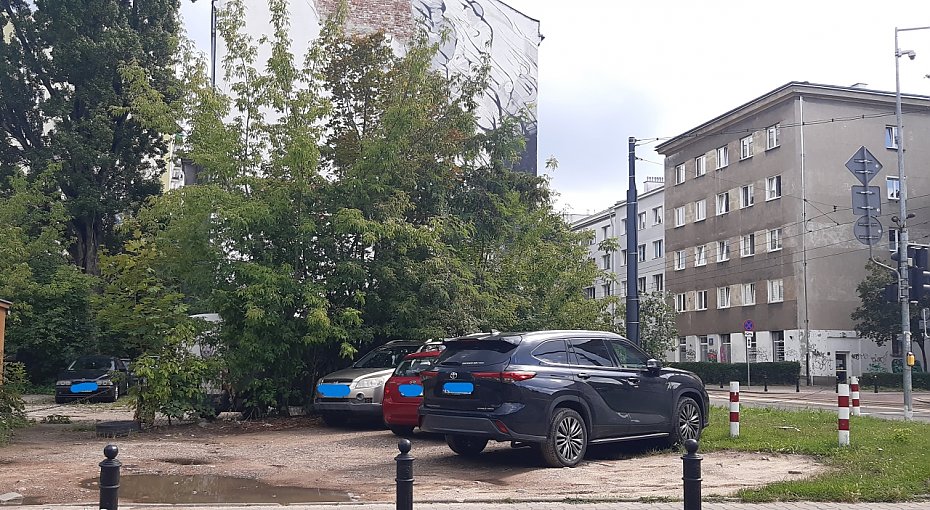 Parking na klepisku przy �ytniej i M�ynarskiej. Co zrobi� urz�dnicy?