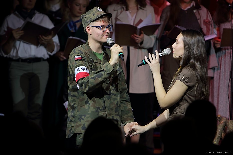 Wis�a 44. Powsta�cze przeprawy przez rzek� na niezwyk�ym widowisku na Woli