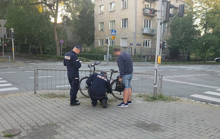 Policja kontroluje elektryczne jedno�lady. Szczeg�ln� uwag� zwracaj� na jeden typ pojazd�w