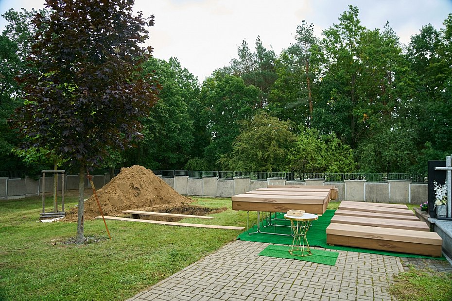Szcz�tki pod chodnikiem na Okrzei. Archeolodzy odkryli dawny cmentarz