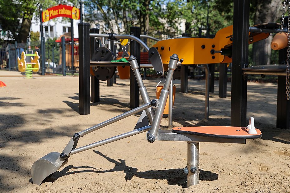 Plac zabaw w parku Kaskada ju� otwarty. To prawdziwa gratka dla ma�ych stra�ak�w