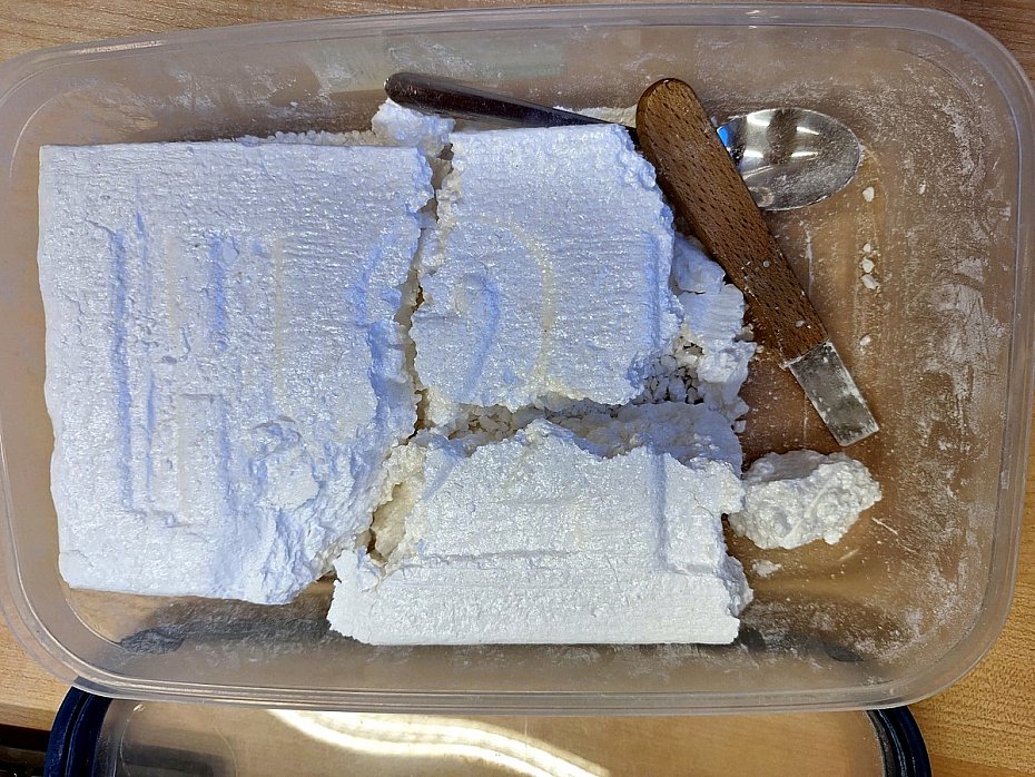 Grozi� kobiecie �mierci� i mia� 6 kg narkotyk�w. 45-latek trafi� do aresztu