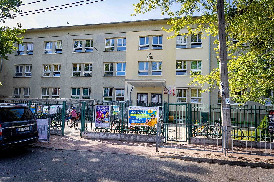 Nowy plac zabaw przy szkole na Tkaczy. Inwestycja podzielona na dwa etapy