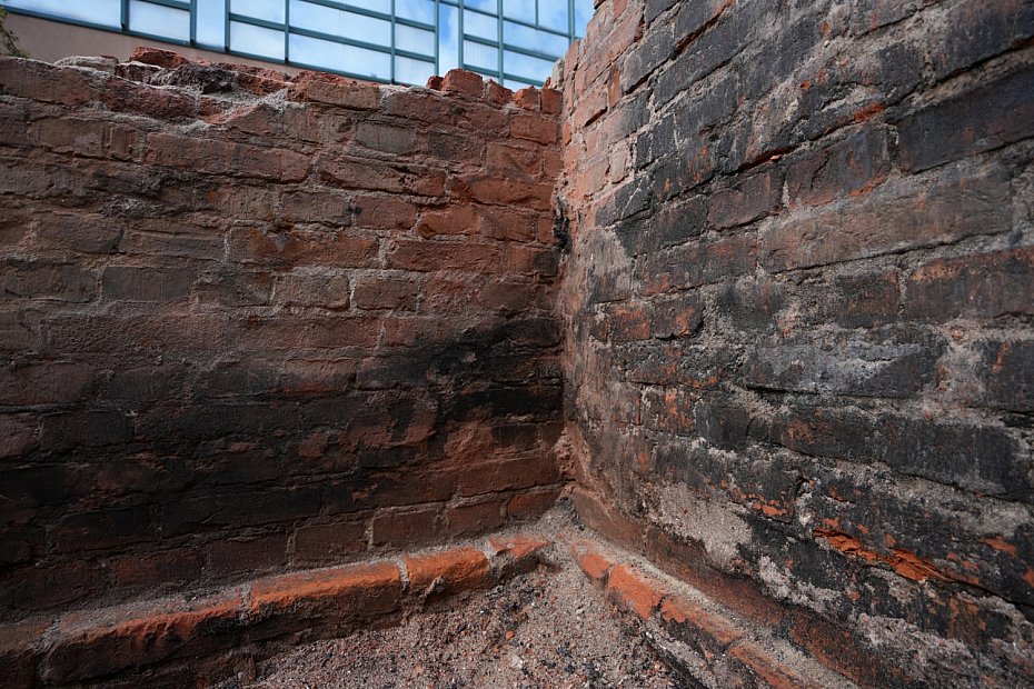Niezwyk�e odkrycie w �r�dmie�ciu. Archeolodzy znale�li �lady dawnej Warszawy