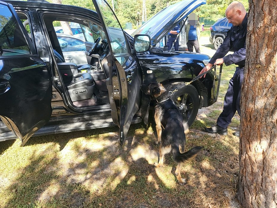 23-latka mia�a by� przetrzymywana w hotelu. Czterech m�czyzn trafi�o do aresztu