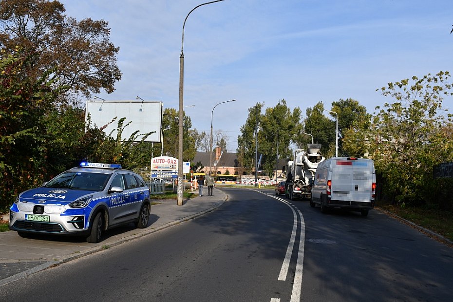 Policjanci sprawdzali przejazdy kolejowe. Ponad 40 os�b skontrolowanych