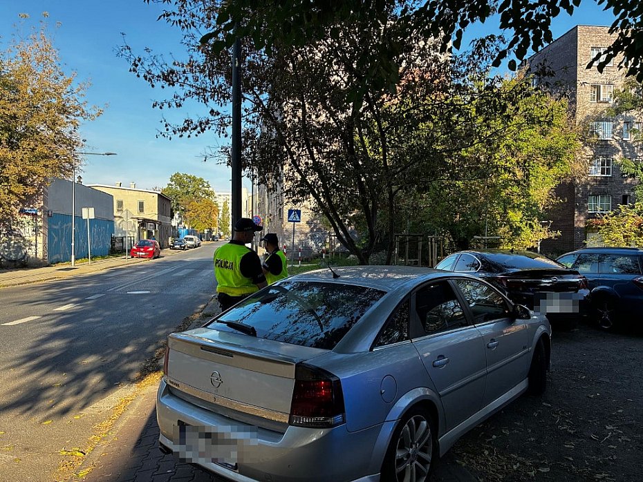 Policjanci sprawdzali przejazdy kolejowe. Ponad 40 os�b skontrolowanych