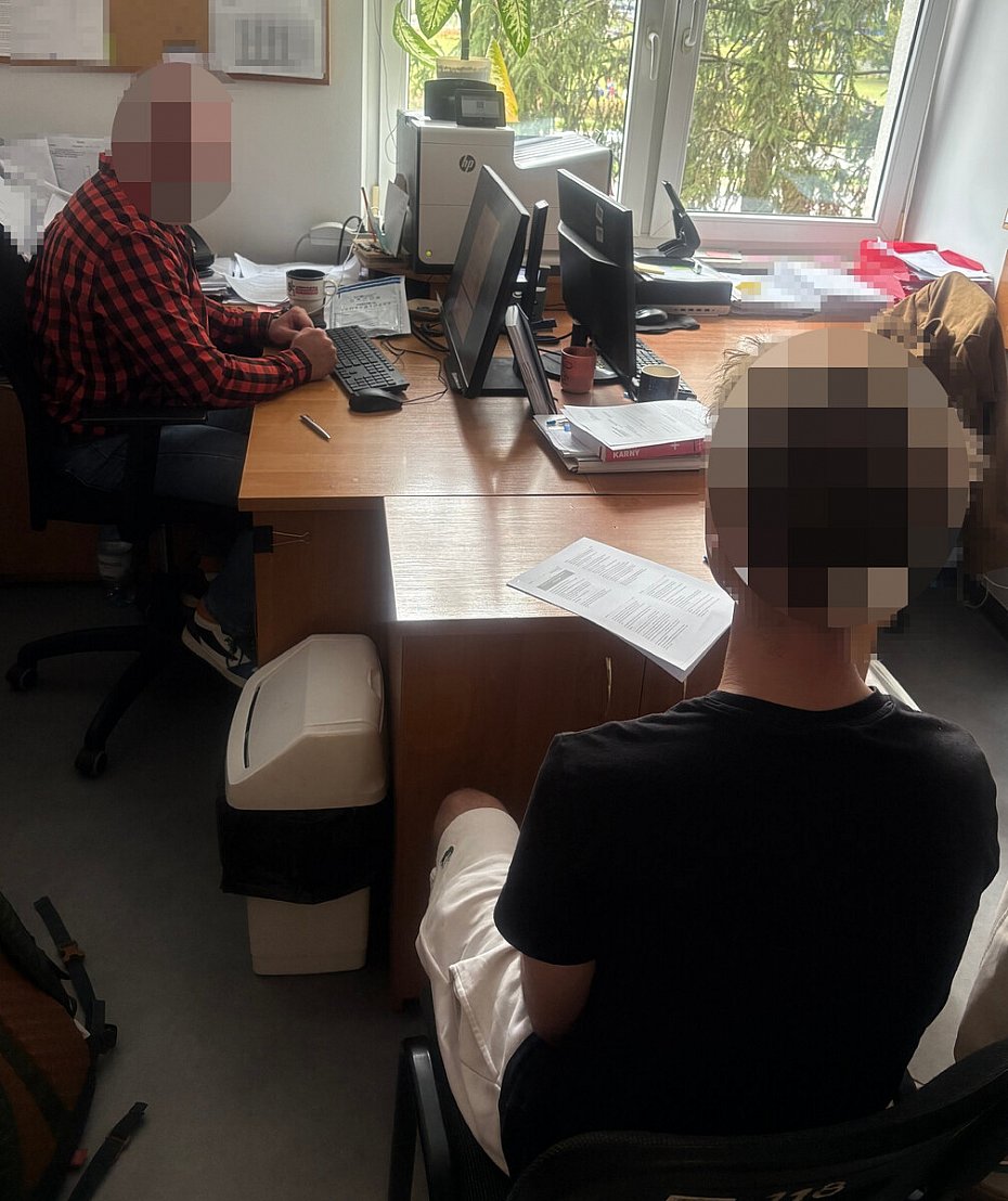 Zam�wili jedzenie, po czym zaatakowali dostawc�
