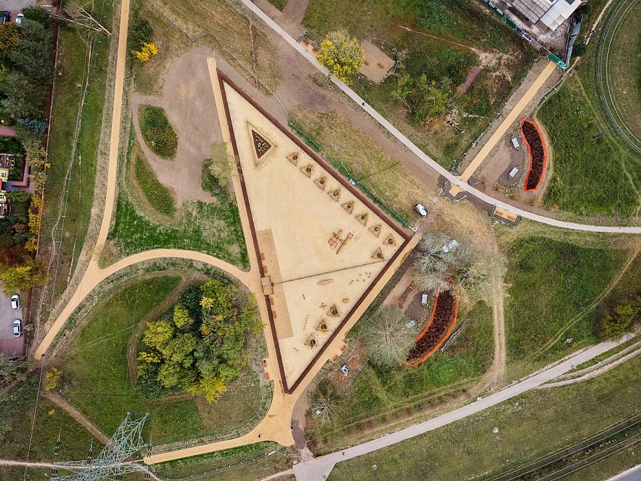 Nowy park na Tarchominie gotowy. Nie chodzi o park Botewa, lecz o miejsce dla... ps�w?