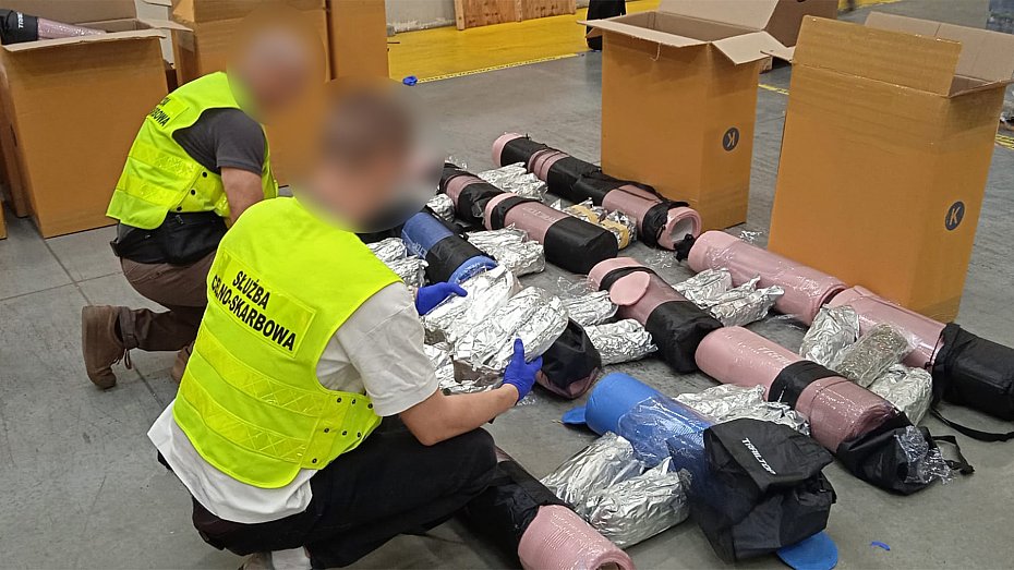 Ponad 100 kg marihuany w matach i rolerach do �wicze�. KAS udaremni�a przemyt