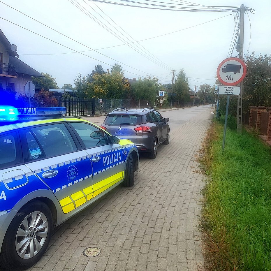 Pijany kierowca pr�bowa� uciec przed policj�