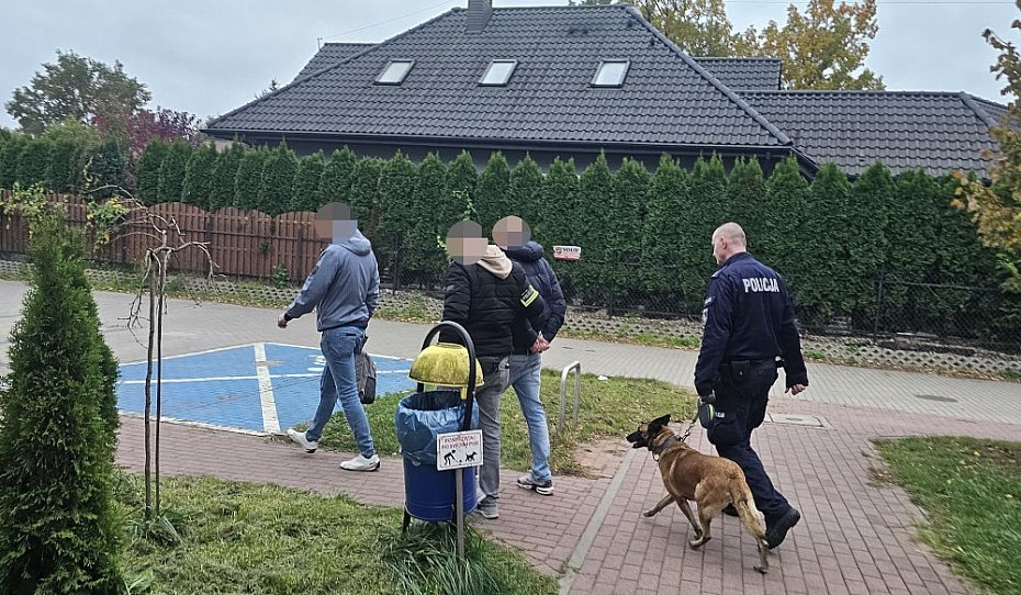Policjanci zabezpieczyli prawie kilogram marihuany. Zatrzymano 38-latka