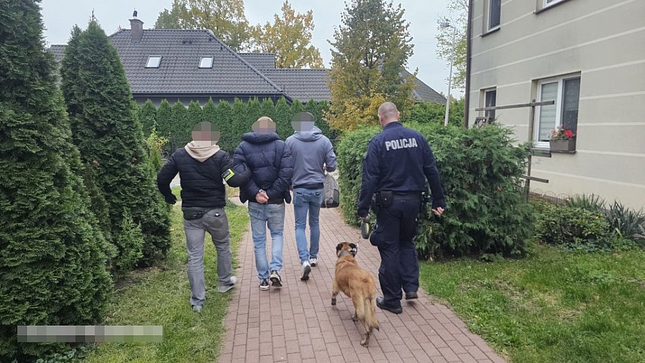 Policjanci zabezpieczyli prawie kilogram marihuany. Zatrzymano 38-latka