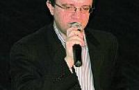 Komercja kabaretowa czy kultura amatorska, a może jedno i drugie?