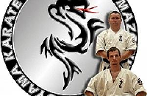 Zima w mieście ze SMOKIEM