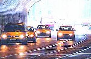 Autobusy i tramwaje razem na moście