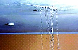 Krew może zalać przy zalanym mieszkaniu