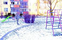 Wnerwi� si� i buduje plac zabaw
