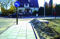 Zrywaj� kostk� i k�ad� p�yty