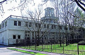 Policzone lata wieży kontroli lotów