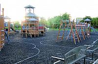 Otwieraj� plac zabaw