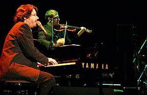 Stanowczo za głośny Turnau