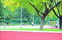 Sko�czy� gadanie! Otworzy� wreszcie boiska!