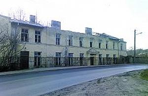 Stara szkoła do rozbiórki