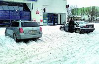 P�ug nie dla wszystkich, chodniki w �niegu