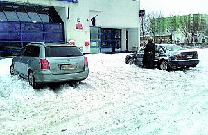 Pług nie dla wszystkich, chodniki w śniegu